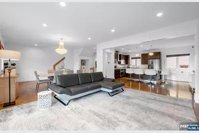 807 Edgewood Lane B #B, Fort Lee, NJ 07024 - Photo 9