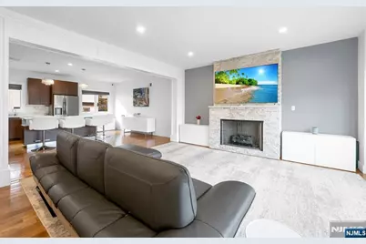 807 Edgewood Lane B #B, Fort Lee, NJ 07024 - Photo 3