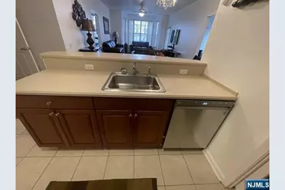 132 Cory Lane 132 #132, Elmwood Park, NJ 07407 - Photo 13