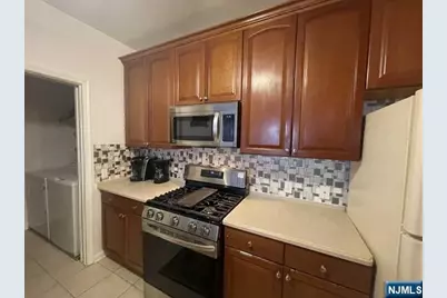 132 Cory Lane 132 #132, Elmwood Park, NJ 07407 - Photo 3