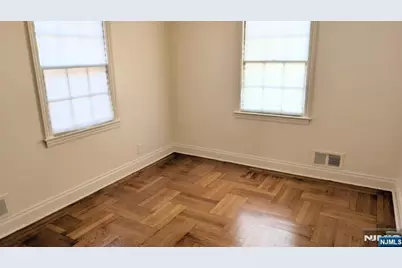 441 New Bridge Road, Bergenfield, NJ 07621 - Photo 9