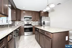 611 Kingsland Ave, Lyndhurst Township, NJ 07071 - Photo 5