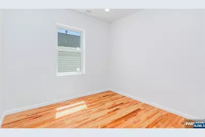 85 Myrtle Avenue, Jersey City, NJ 07305 - Photo 31