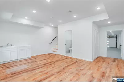 85 Myrtle Avenue, Jersey City, NJ 07305 - Photo 19