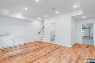 85 Myrtle Ave, Jersey City, NJ 07305 - Photo 19