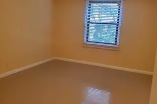 570 North Ave C, Fort Lee, NJ 07024 - Photo 5