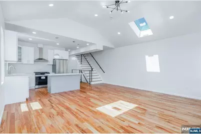 85 Myrtle Avenue 2 #2, Jersey City, NJ 07305 - Photo 5