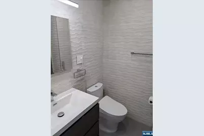 2352 Linwood Avenue 7G #7G, Fort Lee, NJ 07024 - Photo 13