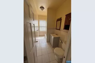 133 Maple Avenue 204 #204, East Orange, NJ 07017 - Photo 7