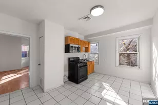 84 Washington Pl 1, Passaic, NJ 07055 - Photo 9