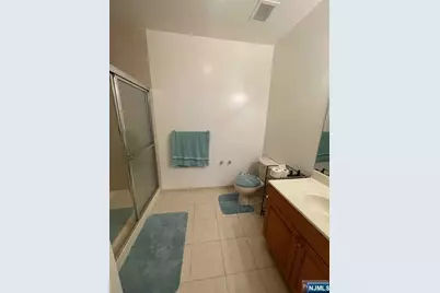 132 Cory Lane 132 #132, Elmwood Park, NJ 07407 - Photo 15