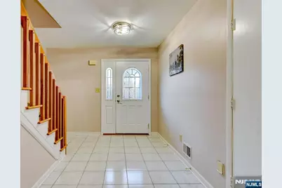 6 Hanson Place 6 #6, Wayne, NJ 07470 - Photo 5