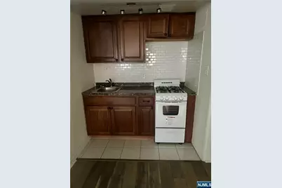 3001 Edwin Avenue 2E #2E, Fort Lee, NJ 07024 - Photo 3
