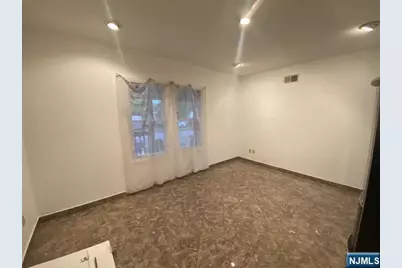 728 Kingsland Avenue 1 #1, Lyndhurst Township, NJ 07071 - Photo 5