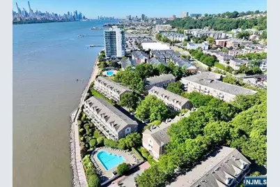 200 Grand Cove Way 5N #5N, Edgewater, NJ 07020 - Photo 9