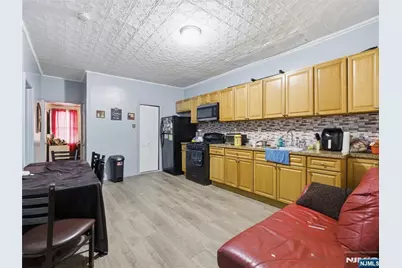 31 Dover Street, Paterson, NJ 07501 - Photo 9