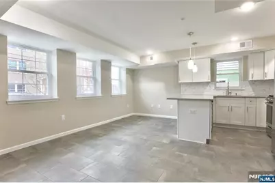 32 Garibaldi Avenue 1 #1, Newark, NJ 07114 - Photo 3