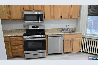 154 Undercliff Avenue 5 #5, Edgewater, NJ 07020 - Photo 11