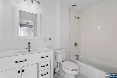 1249 Paterson Plank Road 2 #2, Secaucus, NJ 07094 - Photo 11