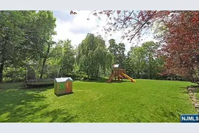 394 E Palisade Avenue, Englewood, NJ 07631 - Photo 35