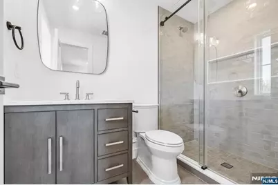 285 Wayne Avenue, River Edge, NJ 07661 - Photo 37