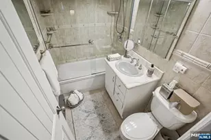 301 Beech 12E, Hackensack, NJ 07601 - Photo 17