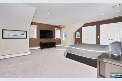 602 Mill Run, Paramus, NJ 07652 - Photo 33