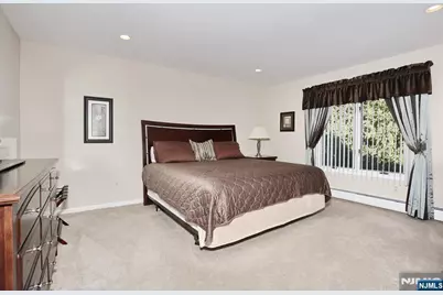 602 Mill Run, Paramus, NJ 07652 - Photo 41