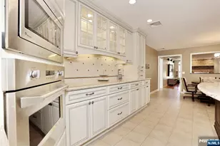 602 Mill Run, Paramus, NJ 07652 - Photo 27