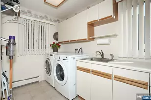 602 Mill Run, Paramus, NJ 07652 - Photo 29