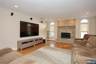 602 Mill Run, Paramus, NJ 07652 - Photo 17