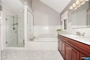 602 Mill Run, Paramus, NJ 07652 - Photo 39