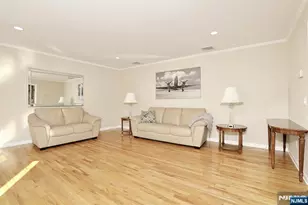 602 Mill Run, Paramus, NJ 07652 - Photo 13