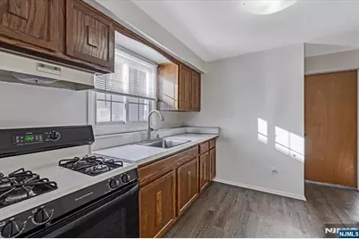 64 Gilbert Avenue, Elmwood Park, NJ 07407 - Photo 19