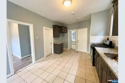 339 Howe Avenue 2 #2, Passaic, NJ 07055 - Photo 3