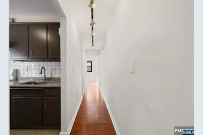 2337 Hudson Terrace C11 #C11, Fort Lee, NJ 07024 - Photo 7