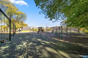 2337 Hudson Terrace C11, Fort Lee, NJ 07024 - Photo 19