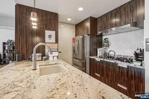 915 Hudson Park, Edgewater, NJ 07020 - Photo 17