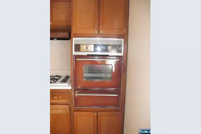 421 Leonhardt Drive 2nd Floor #2nd Floor, Saddle Brook Township, NJ 07663 - Photo 9