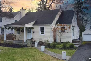 8 Downing Pl, Harrington Park, NJ 07640 - Photo 3