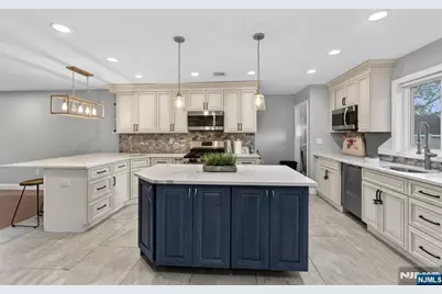 301 South Parkway, Clifton, NJ 07014 - Photo 9