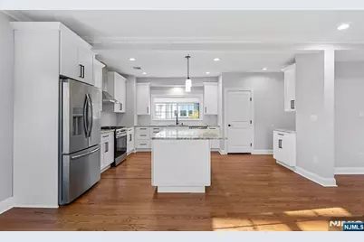 17 Lakeview Avenue, Park Ridge, NJ 07656 - Photo 9