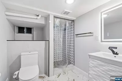 865 Summit Avenue 1 #1, Jersey City, NJ 07307 - Photo 29