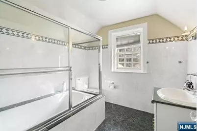 394 E Palisade Avenue, Englewood, NJ 07631 - Photo 29