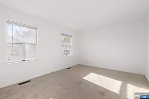 130 Panorama Dr, Edgewater, NJ 07020 - Photo 13