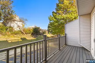 130 Panorama Dr, Edgewater, NJ 07020 - Photo 9