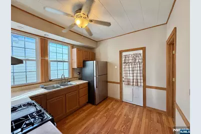 216 Laurel Avenue Apt2 #APT2, Kearny, NJ 07032 - Photo 3