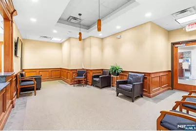246 Hamburg Turnpike 305F #305F, Wayne, NJ 07470 - Photo 5
