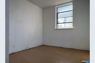 395 Henry Street, Fairview, NJ 07022 - Photo 7