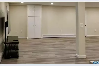 83 Hampshire Road, Washington Township, NJ 07676 - Photo 9